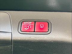 ボタン一つでリアゲートの開閉が可能な「パワーバックドア」を装備しています。 7