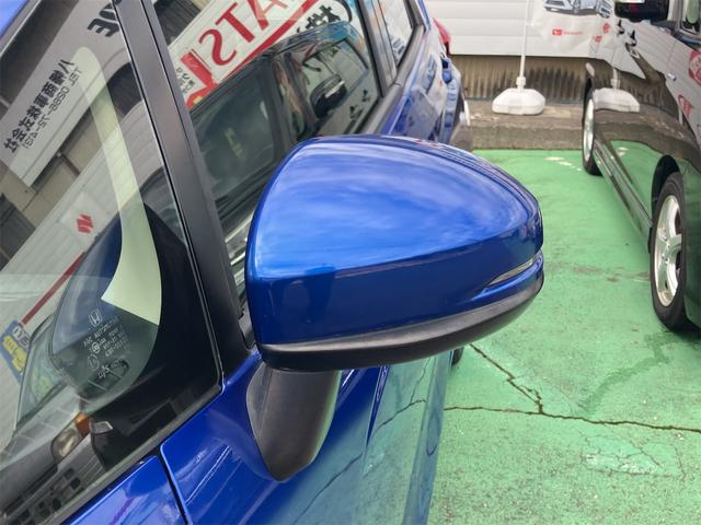 フィットハイブリッド Ｆパッケージ　４ＷＤ　ナビ　ワンセグＴＶ　バックカメラ　ＣＤ／ＤＶＤ／Ｂｌｕｅｔｏｏｔｈ　ＥＴＣ　クルーズコントロール　ドライブレコーダー　ＬＥＤヘッドライト　オートライト　アイドリングストップ　車検整備付き（8枚目）