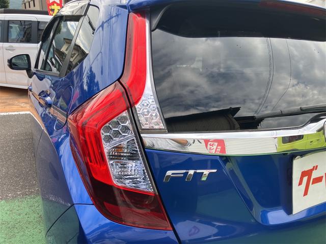 フィットハイブリッド Ｆパッケージ　４ＷＤ　ナビ　ワンセグＴＶ　バックカメラ　ＣＤ／ＤＶＤ／Ｂｌｕｅｔｏｏｔｈ　ＥＴＣ　クルーズコントロール　ドライブレコーダー　ＬＥＤヘッドライト　オートライト　アイドリングストップ　車検整備付き（26枚目）