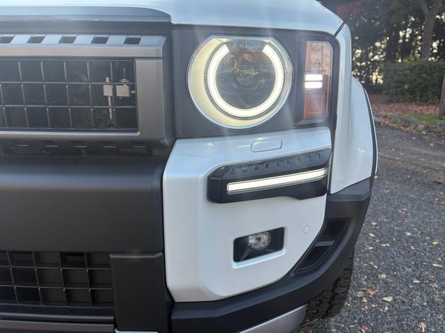 ランドクルーザー２５０ ＶＸファーストエディション　前目ヘッドランプ　モデリスタ２０インチアルミ　モデリスタパッケージ　オーバーフェンダー　リヤスポイラー　シグネットイルミブレード　フェンダーガーニッシュ　ＬＥＤフォグ黄色　全周囲カメラ　置くだけ充電（10枚目）