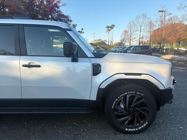 ランドクルーザー２５０ ＶＸファーストエディション　前目ヘッドランプ　モデリスタ２０インチアルミ　モデリスタパッケージ　オーバーフェンダー　リヤスポイラー　シグネットイルミブレード　フェンダーガーニッシュ　ＬＥＤフォグ黄色　全周囲カメラ　置くだけ充電（13枚目）