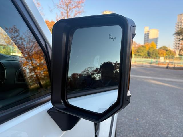 ランドクルーザー２５０ ＶＸファーストエディション　前目ヘッドランプ　モデリスタ２０インチアルミ　モデリスタパッケージ　オーバーフェンダー　リヤスポイラー　シグネットイルミブレード　フェンダーガーニッシュ　ＬＥＤフォグ黄色　全周囲カメラ　置くだけ充電（17枚目）