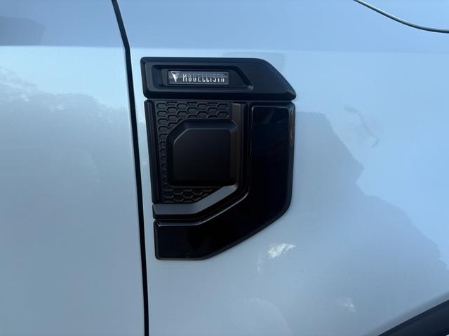 ランドクルーザー２５０ ＶＸファーストエディション　前目ヘッドランプ　モデリスタ２０インチアルミ　モデリスタパッケージ　オーバーフェンダー　リヤスポイラー　シグネットイルミブレード　フェンダーガーニッシュ　ＬＥＤフォグ黄色　全周囲カメラ　置くだけ充電（18枚目）