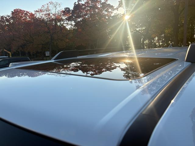 ランドクルーザー２５０ ＶＸファーストエディション　前目ヘッドランプ　モデリスタ２０インチアルミ　モデリスタパッケージ　オーバーフェンダー　リヤスポイラー　シグネットイルミブレード　フェンダーガーニッシュ　ＬＥＤフォグ黄色　全周囲カメラ　置くだけ充電（29枚目）