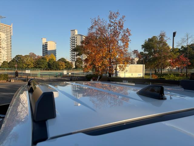 ランドクルーザー２５０ ＶＸファーストエディション　前目ヘッドランプ　モデリスタ２０インチアルミ　モデリスタパッケージ　オーバーフェンダー　リヤスポイラー　シグネットイルミブレード　フェンダーガーニッシュ　ＬＥＤフォグ黄色　全周囲カメラ　置くだけ充電（30枚目）