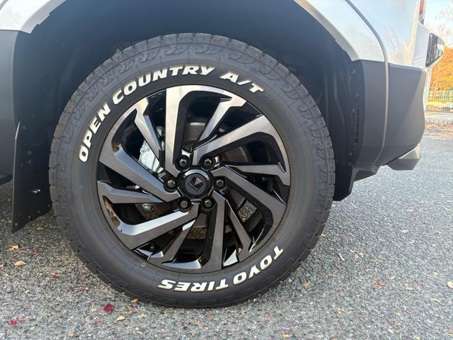 ランドクルーザー２５０ ＶＸファーストエディション　前目ヘッドランプ　モデリスタ２０インチアルミ　モデリスタパッケージ　オーバーフェンダー　リヤスポイラー　シグネットイルミブレード　フェンダーガーニッシュ　ＬＥＤフォグ黄色　全周囲カメラ　置くだけ充電（34枚目）