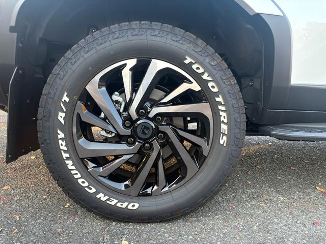 ランドクルーザー２５０ ＶＸファーストエディション　前目ヘッドランプ　モデリスタ２０インチアルミ　モデリスタパッケージ　オーバーフェンダー　リヤスポイラー　シグネットイルミブレード　フェンダーガーニッシュ　ＬＥＤフォグ黄色　全周囲カメラ　置くだけ充電（36枚目）