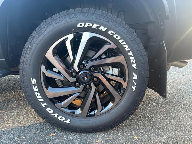 ランドクルーザー２５０ ＶＸファーストエディション　前目ヘッドランプ　モデリスタ２０インチアルミ　モデリスタパッケージ　オーバーフェンダー　リヤスポイラー　シグネットイルミブレード　フェンダーガーニッシュ　ＬＥＤフォグ黄色　全周囲カメラ　置くだけ充電（38枚目）