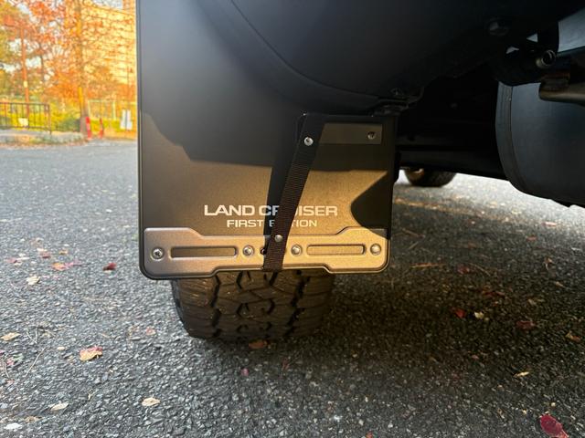 ランドクルーザー２５０ ＶＸファーストエディション　前目ヘッドランプ　モデリスタ２０インチアルミ　モデリスタパッケージ　オーバーフェンダー　リヤスポイラー　シグネットイルミブレード　フェンダーガーニッシュ　ＬＥＤフォグ黄色　全周囲カメラ　置くだけ充電（42枚目）