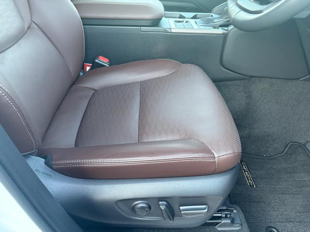 ランドクルーザー２５０ ＶＸファーストエディション　前目ヘッドランプ　モデリスタ２０インチアルミ　モデリスタパッケージ　オーバーフェンダー　リヤスポイラー　シグネットイルミブレード　フェンダーガーニッシュ　ＬＥＤフォグ黄色　全周囲カメラ　置くだけ充電（47枚目）