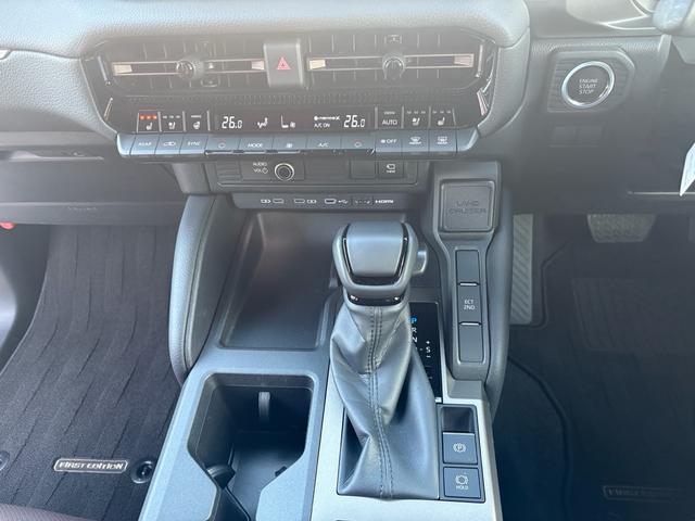 ランドクルーザー２５０ ＶＸファーストエディション　前目ヘッドランプ　モデリスタ２０インチアルミ　モデリスタパッケージ　オーバーフェンダー　リヤスポイラー　シグネットイルミブレード　フェンダーガーニッシュ　ＬＥＤフォグ黄色　全周囲カメラ　置くだけ充電（56枚目）