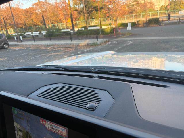 ランドクルーザー２５０ ＶＸファーストエディション　前目ヘッドランプ　モデリスタ２０インチアルミ　モデリスタパッケージ　オーバーフェンダー　リヤスポイラー　シグネットイルミブレード　フェンダーガーニッシュ　ＬＥＤフォグ黄色　全周囲カメラ　置くだけ充電（67枚目）