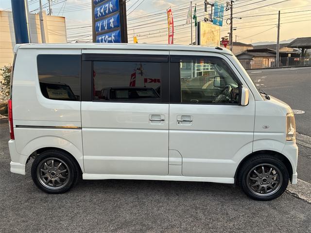 エブリイワゴン レザーセレクション　フルタイム４ＷＤ　ターボ　ナビ　両側パワースライドドア　後席左側オートステップ　フルオートエアコン　社外アルミホイール（5枚目）