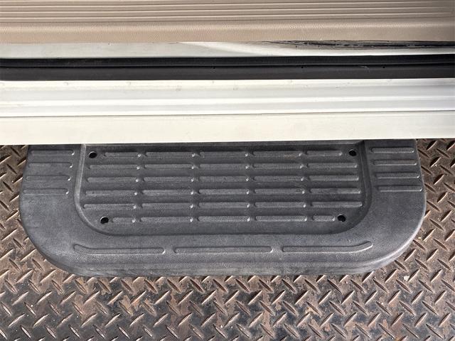 エブリイワゴン レザーセレクション　フルタイム４ＷＤ　ターボ　ナビ　両側パワースライドドア　後席左側オートステップ　フルオートエアコン　社外アルミホイール（67枚目）