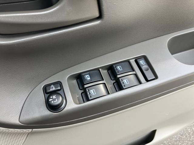 タント Ｘ　ＥＴＣ　両側スライド・片側電動　オートライト　スマートキー　アイドリングストップ　電動格納ミラー　ベンチシート　ＣＶＴ　盗難防止システム　ＡＢＳ　ＣＤ　ＵＳＢ　衝突安全ボディ　エアコン（8枚目）