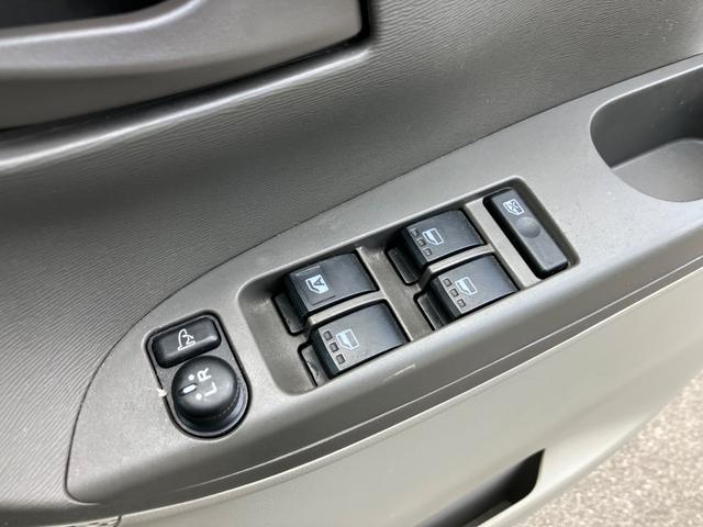 タント Ｌ　両側スライドドア　キーレスエントリー　アイドリングストップ　電動格納ミラー　ベンチシート　ＣＶＴ　盗難防止システム　ＡＢＳ　ＥＳＣ　ＣＤ　ミュージックプレイヤー接続可　衝突安全ボディ　エアコン（8枚目）
