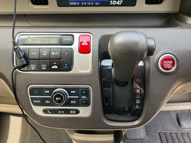 Ｎ－ＯＮＥ Ｇ　ＥＴＣ　バックカメラ　ナビ　ＴＶ　スマートキー　アイドリングストップ　電動格納ミラー　ベンチシート　ＣＶＴ　盗難防止システム　ＡＢＳ　ＥＳＣ　ＵＳＢ　衝突安全ボディ　エアコン　パワーステアリング（7枚目）