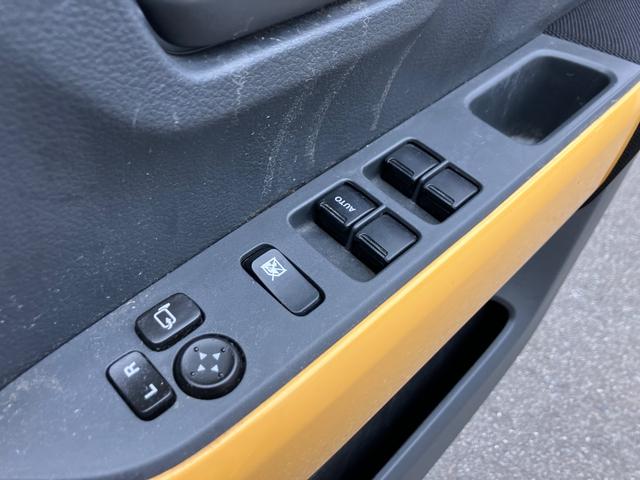 フレアクロスオーバー ＸＳ　４ＷＤ　ＥＴＣ　ナビ　ＴＶ　レーンアシスト　衝突被害軽減システム　オートライト　ＨＩＤ　スマートキー　アイドリングストップ　電動格納ミラー　シートヒーター　ベンチシート（11枚目）