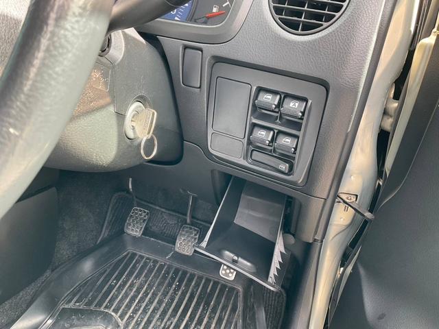 L MT カセット 衝突安全ボディ エアコン パワーステアリング パワーウィンドウ 運転席エアバッグ 助手席エアバッグ(4枚目)