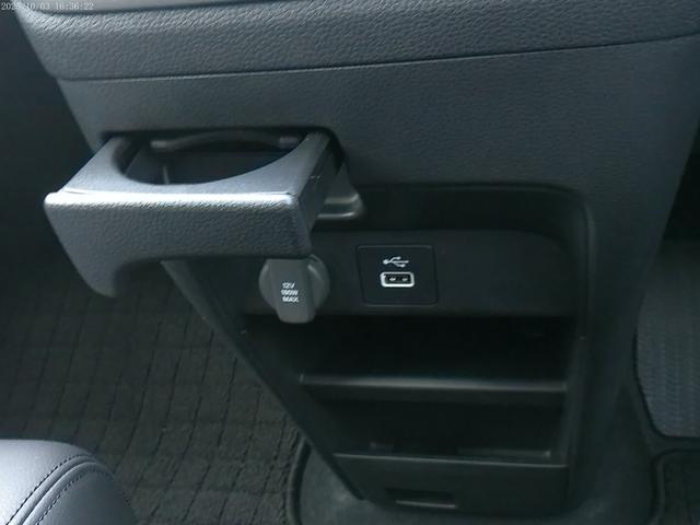 フリード エアーＥＸ　元弊社デモカー　Ｈｏｎｄａ　ＳＥＮＳＩＮＧ　Ｇａｔｈｅｒｓ１１．４インチＣＯＮＮＥＣＴナビ　ＥＴＣ車載器　ブラインドスポットインフォメーション　リアクーラー　運転席・助手席シートヒーター（16枚目）