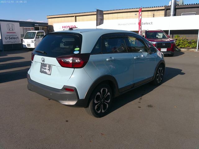 フィット クロスター Honda SENSING Gathers9インチプレミアムインターナビ ETC車載器 CROSSTAR専用エクステリア 電子制御パーキングブレーキ LEDヘッドライト 16インチアルミホイール(7枚目)