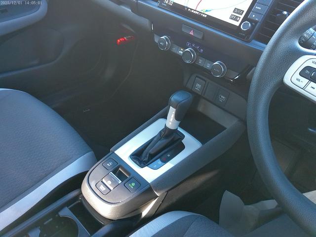 フィット クロスター Honda SENSING Gathers9インチプレミアムインターナビ ETC車載器 CROSSTAR専用エクステリア 電子制御パーキングブレーキ LEDヘッドライト 16インチアルミホイール(13枚目)