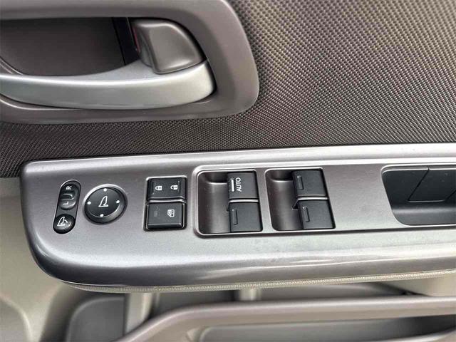 フリードハイブリッド ハイブリッド・Ｇホンダセンシング　４ＷＤ　ドライブレコーダー　ＥＴＣ　バックカメラ　ナビ　ＴＶ　オートクルーズコントロール　レーンアシスト　衝突被害軽減システム　両側電動スライドドア　オートライト　ＬＥＤヘッドランプ　スマートキー（7枚目）