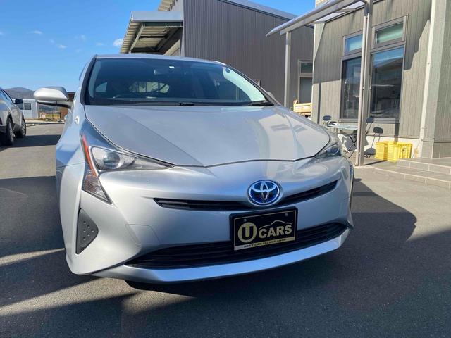 プリウス Ｓ　ドライブレコーダー　バックカメラ　ＴＶ　アルミホイール　オートライト　ＬＥＤヘッドランプ　ＣＶＴ　スマートキー　アイドリングストップ　盗難防止システム　記録簿　衝突安全ボディ　ＡＢＳ　ＥＳＣ　エアコン（12枚目）