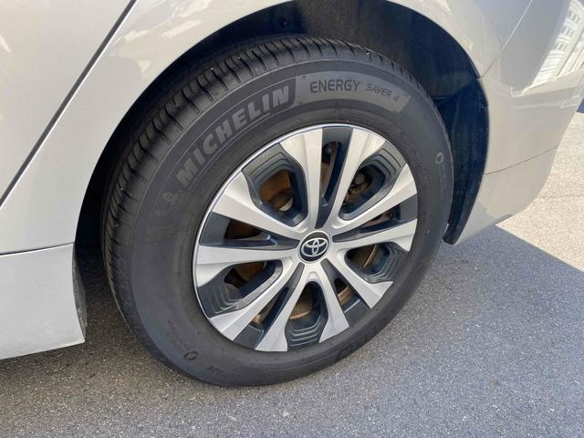 プリウス Ｓ　ドライブレコーダー　バックカメラ　ＴＶ　アルミホイール　オートライト　ＬＥＤヘッドランプ　ＣＶＴ　スマートキー　アイドリングストップ　盗難防止システム　記録簿　衝突安全ボディ　ＡＢＳ　ＥＳＣ　エアコン（19枚目）