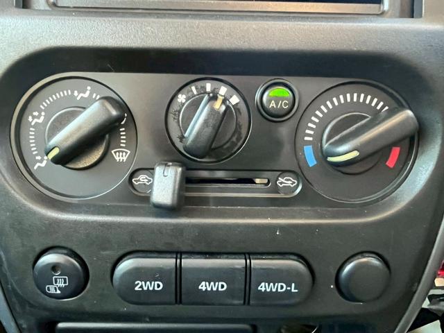 ジムニー ＸＣ　４ＷＤ　５ＭＴ　ターボ車　キーレス（21枚目）