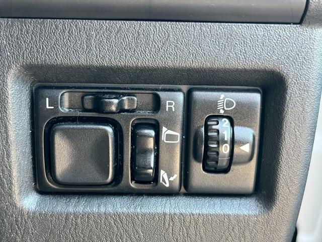ジムニー ＸＣ　４ＷＤ　５ＭＴ　ターボ車　キーレス（23枚目）