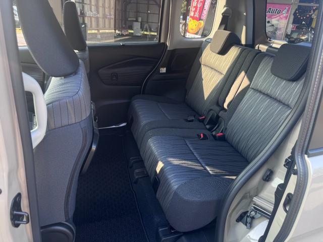 ソリオ ハイブリッドMZ 登録済未使用車 両側電動スライドドア クリアランスソナー オートクルーズコントロール レーンアシスト 衝突被害軽減システム アルミホイール オートライト LEDヘッドランプ スマートキー(17枚目)