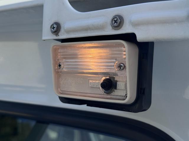 スーパーキャリイ X 衝突軽減ブレーキ オートマ ETC オーバーヘッドコンソール フォグランプ キーレス パワーウィンドウ(11枚目)