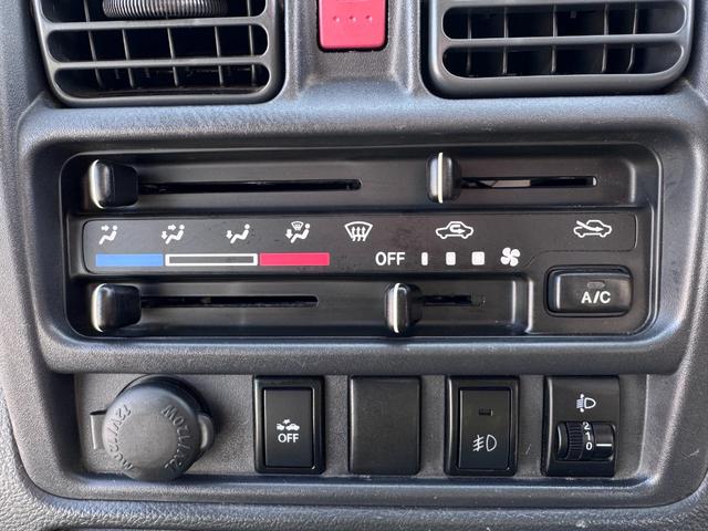 スーパーキャリイ X 衝突軽減ブレーキ オートマ ETC オーバーヘッドコンソール フォグランプ キーレス パワーウィンドウ(22枚目)