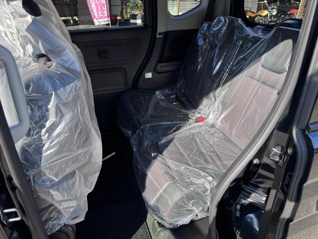 スペーシアカスタム ハイブリッドXS 届出済未使用車 衝突軽減ブレーキ 両側パワースライドドア LEDライト ハーフレザーシート シートヒーター オットマン ヘッドアップディスプレイ アダプティブクルーズコントロール(17枚目)