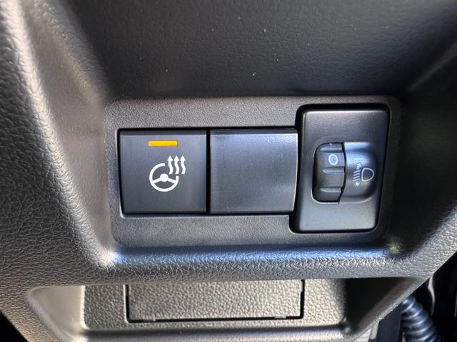 スペーシアカスタム ハイブリッドXS 届出済未使用車 衝突軽減ブレーキ 両側パワースライドドア LEDライト ハーフレザーシート シートヒーター オットマン ヘッドアップディスプレイ アダプティブクルーズコントロール(30枚目)