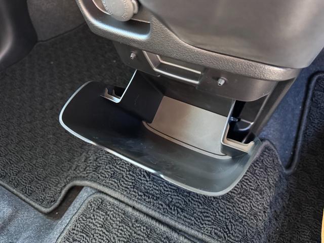 ソリオバンディット ハイブリッドMV 登録済未使用車 9型ナビ フルセグTV Bluetooth 全方位カメラ 衝突被害軽減ブレーキ クリアランスソナー 両側電動スライドドア USBソケット LEDヘッドライト シートヒーター(35枚目)