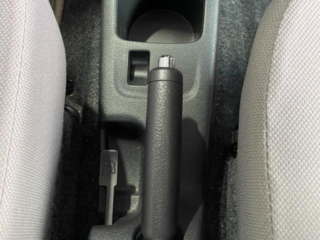 Xf SA 4WD ワンオーナー禁煙車 スマートアシスト エコアイドル キーレス 衝突被害軽減ブレーキ 横滑り防止(14枚目)