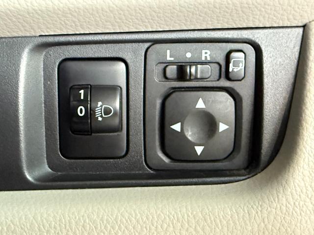 デイズ X 禁煙車 4WD フルセグナビ アラウンドビューモニター プッシュスタート スマートキー シートヒーター オートエアコン(22枚目)