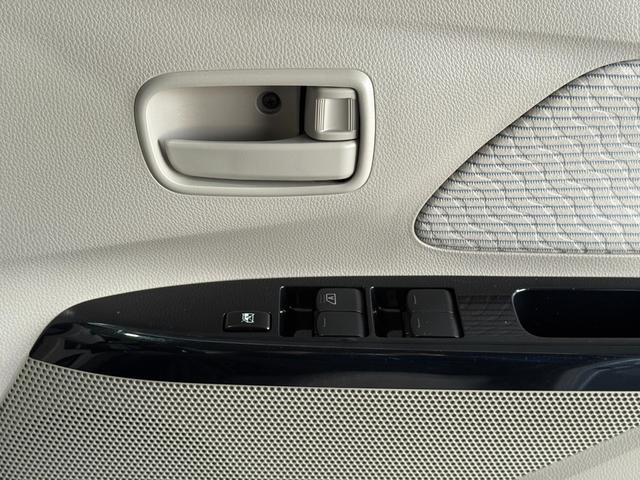 デイズ X 禁煙車 4WD フルセグナビ アラウンドビューモニター プッシュスタート スマートキー シートヒーター オートエアコン(23枚目)