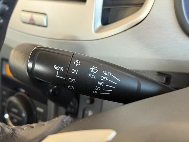 ワゴンR FZ 禁煙車 4WD CDチューナー ETC オートエアコン シートヒーター 衝突被害軽減システム プッシュスタート スマートキー(17枚目)