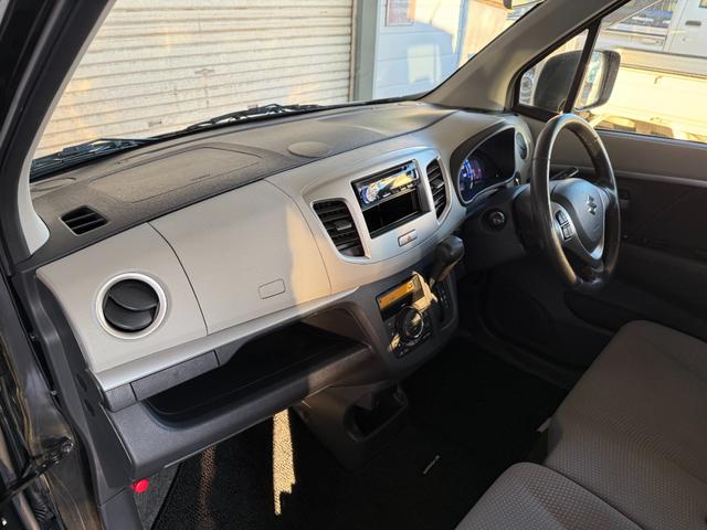 ワゴンR FZ 禁煙車 4WD CDチューナー ETC オートエアコン シートヒーター 衝突被害軽減システム プッシュスタート スマートキー(31枚目)