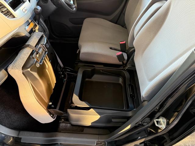 ワゴンR FZ 禁煙車 4WD CDチューナー ETC オートエアコン シートヒーター 衝突被害軽減システム プッシュスタート スマートキー(33枚目)