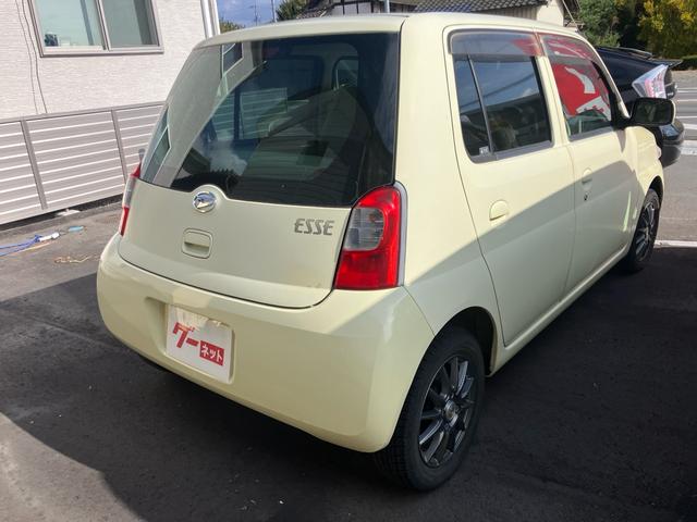 エッセ X 2WD フロア4AT CDオーディオ キーレスキー パワーウインドウ エアコン 運転席/助手席エアバッグ パワステ ドアバイザー(10枚目)