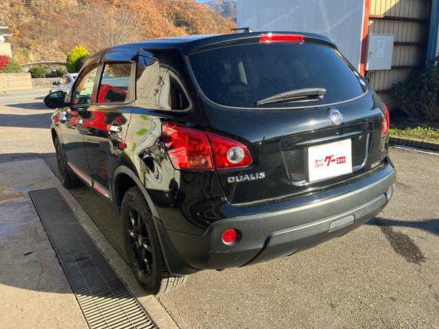 デュアリス ２０Ｇ　ＦＯＵＲ　盗難防止　衝突安全ボディ　キーレス　エアコン　パワーステアリング　サンルーフ　ナビＴＶ　ＡＢＳ　サイドエアバッグ　ワンセグ　ＥＳＣ　スマートキー　４ＷＤ　バックカメラ　エアバッグ　パワーウィンドウ（15枚目）