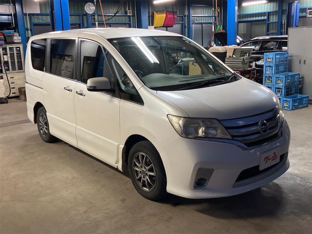 セレナ ハイウェイスター　Ｗエアコン　運転席エアバッグ　フルフラットシート　クルーズコントロール　横滑り防止システム　ナビ＆フルセグＴＶ　盗難防止装置　ウォークスルー　後席モニター　インテリジェントキ－（6枚目）