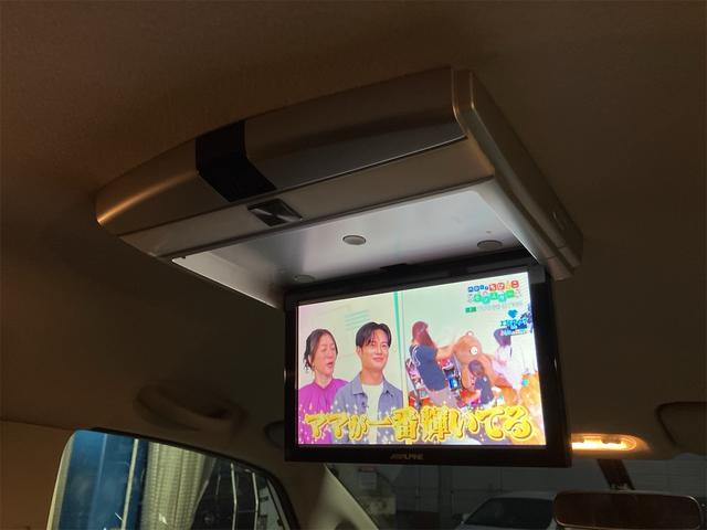 セレナ ハイウェイスター　Ｗエアコン　運転席エアバッグ　フルフラットシート　クルーズコントロール　横滑り防止システム　ナビ＆フルセグＴＶ　盗難防止装置　ウォークスルー　後席モニター　インテリジェントキ－（16枚目）