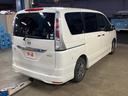セレナ ハイウェイスター　Ｗエアコン　運転席エアバッグ　フルフラットシート　クルーズコントロール　横滑り防止システム　ナビ＆フルセグＴＶ　盗難防止装置　ウォークスルー　後席モニター　インテリジェントキ－（7枚目）