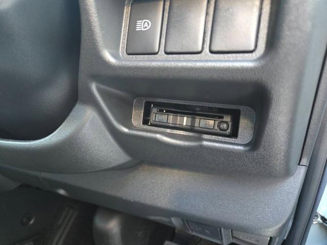 ハイエースバン 衝突被害軽減システム 両側スライドドア スマートキー CVT 100V電源 ESC エアコン パワーウィンドウ 運転席エアバッグ 助手席エアバッグ ダムド DAMD カスタム(29枚目)