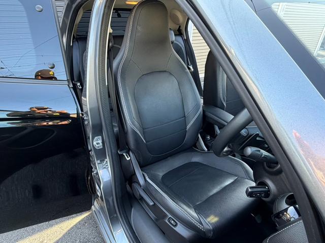 スマートフォーフォー ＢＲＡＢＵＳ　エクスクルーシブ　社外車高調・ナビ・バックカメラ・Ｂｌｕｅｔｏｏｔｈ・ドラレコ・パノラマミックガラスルーフ・衝突警告・レーンキープアシスト・コーナーセンサー・シートヒーター・黒革・ＥＴＣ・１７インチホイール・（13枚目）